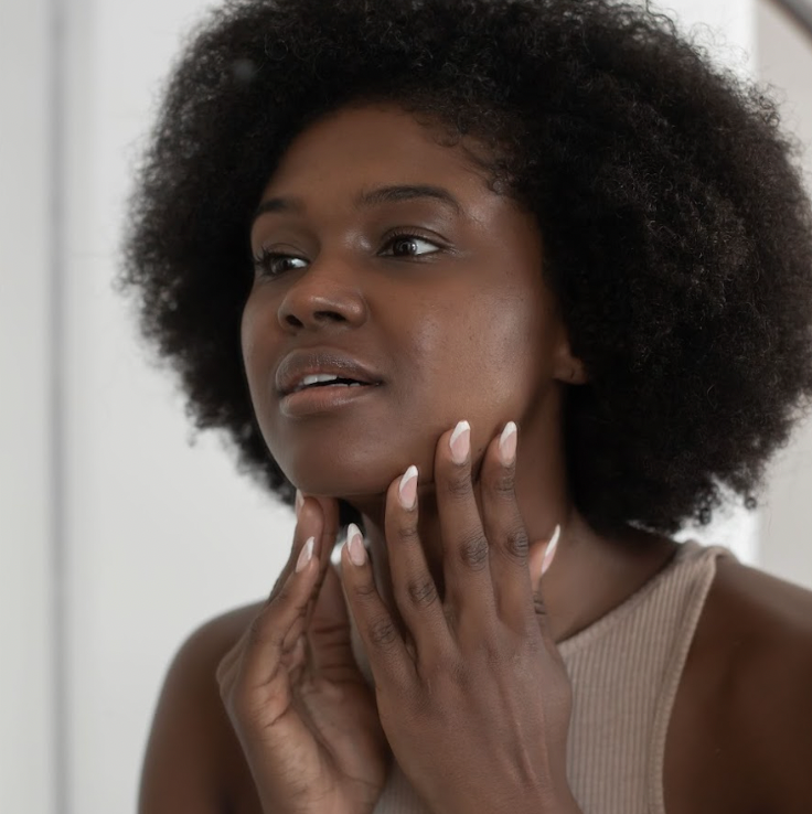 Naturalle Multi-Action Extreme Glow Revitalizing Face Serum - Image 8