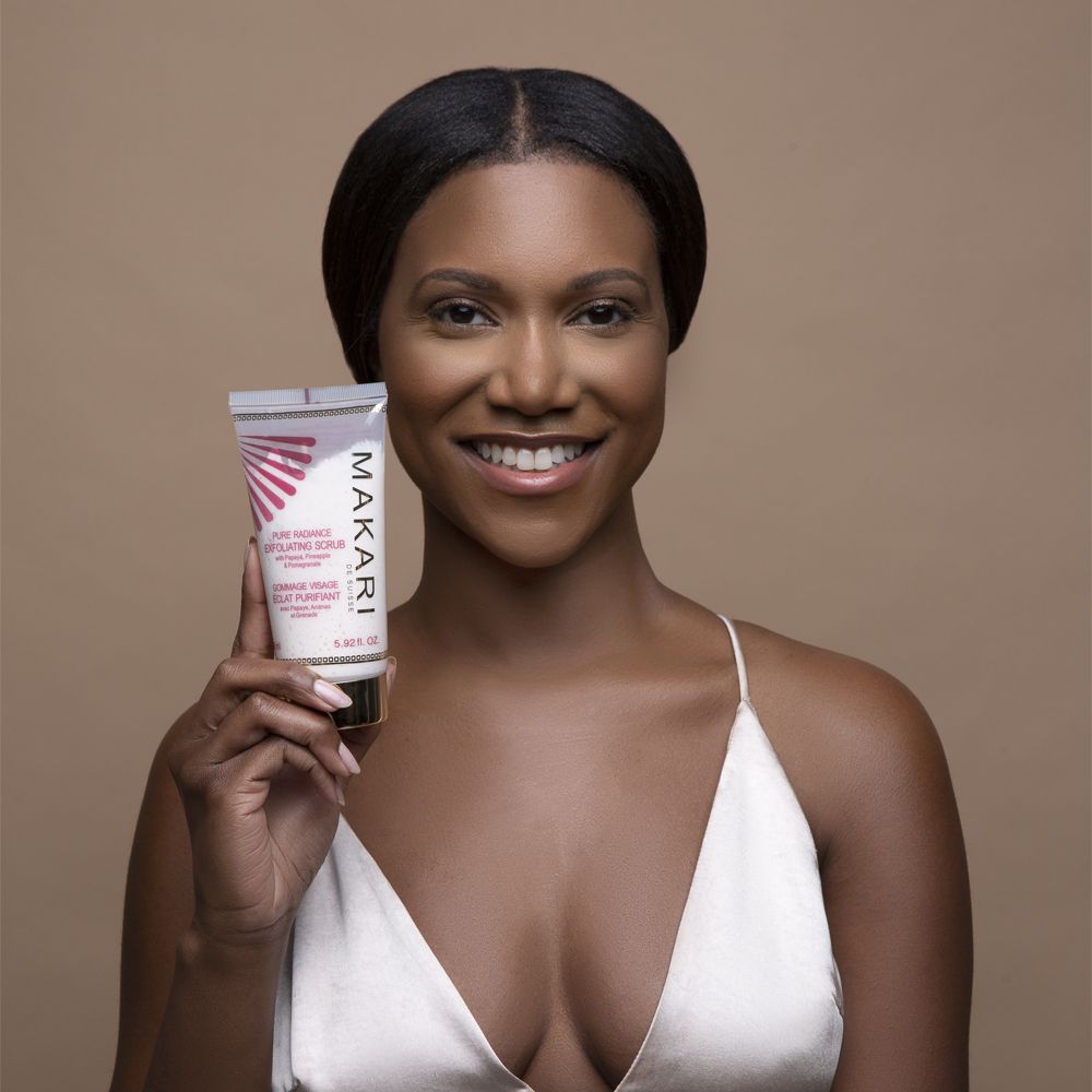 Pure Radiance Exfoliating Scrub With Pomegranate Enzymes - Image 2